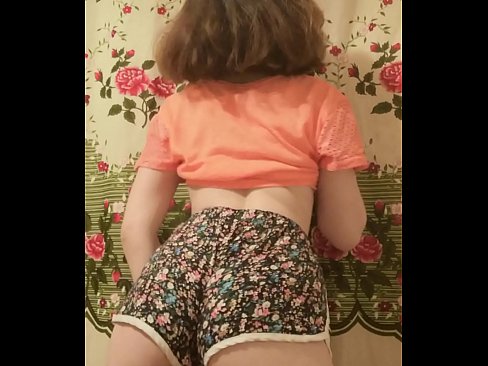 ❤️ Sexy ung babe tar av seg shortsen på kamera ❤ Russisk porno hos oss no.bassaniluigi.ru ❤