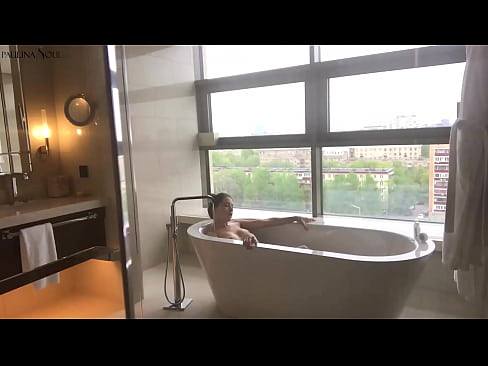 ❤️ En fantastisk babe som lidenskapelig rykker av seg fitta på badet ❤ Russisk porno hos oss no.bassaniluigi.ru ❤